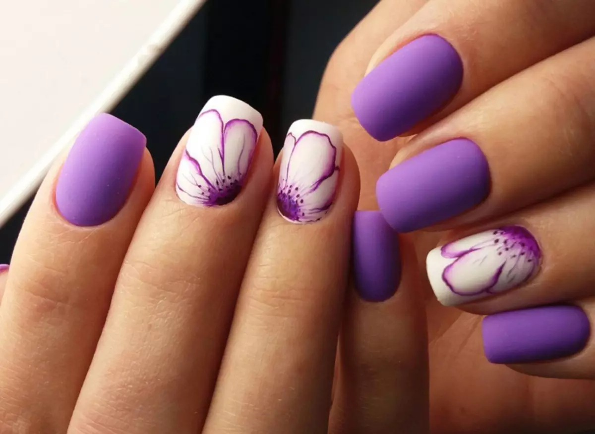 Весенний дизайн ногтей на короткие ногти квадратной. Фиолетовый маникюр. Маникюр фиолетовый с розовым. Весенний маникюр сиреневый. Лавандовый цвет маникюра.