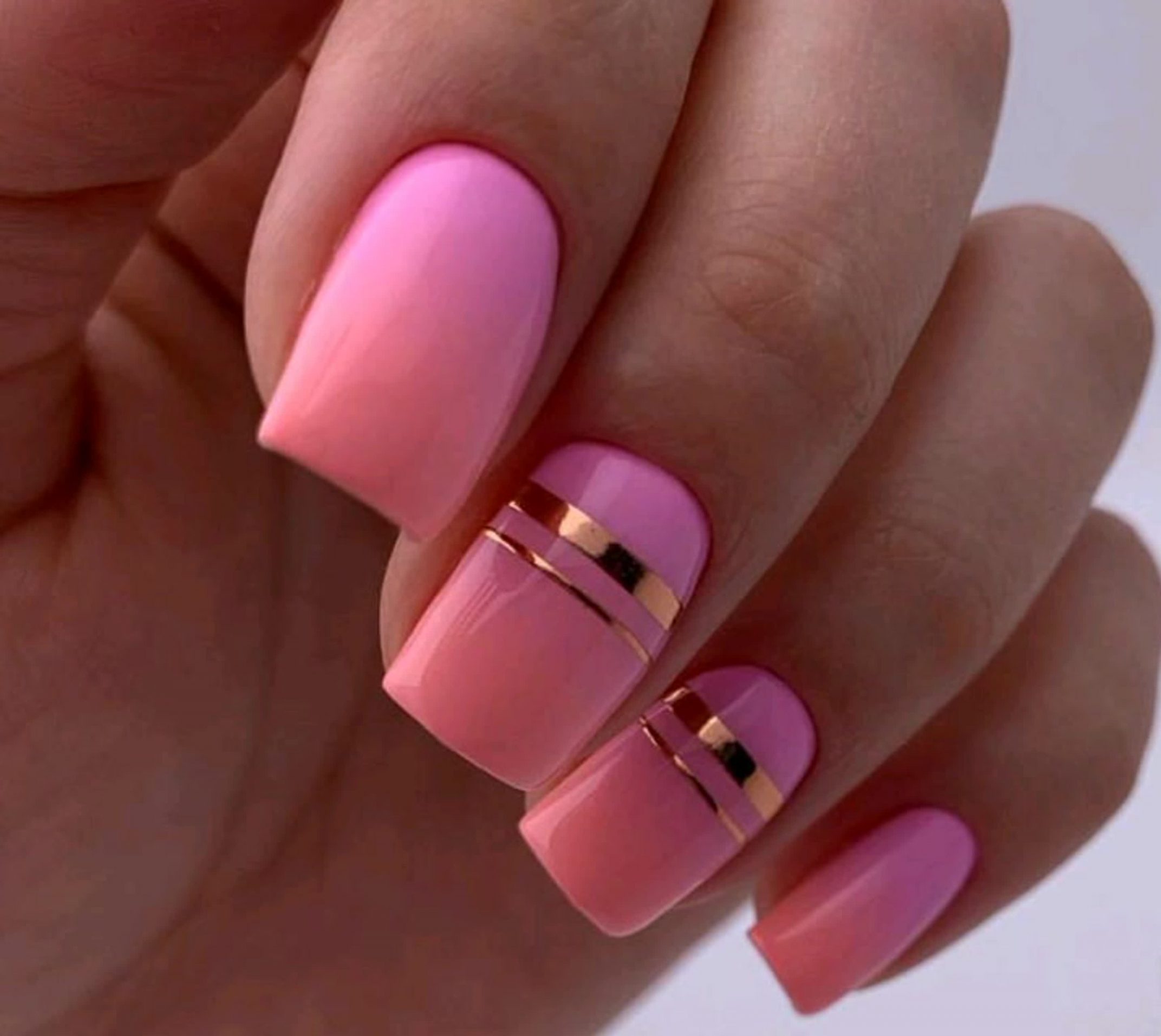 розовый маникюр на квадратные ногти
